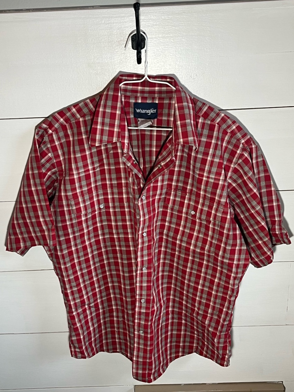 Wrangler Red and White Plaid Short-Sleeve Button-Down Shirt